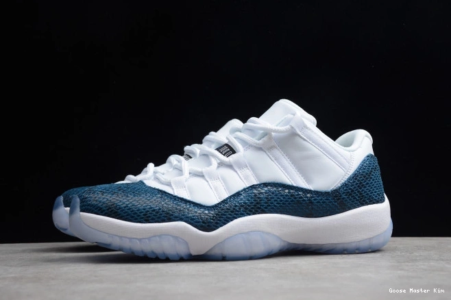 Navy 11 Blue Air Jordan CD6846-102 Snakeskin Low 0810